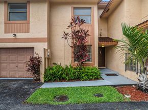 1013 SW 112th Ter 1013, Pembroke Pines FL 33025