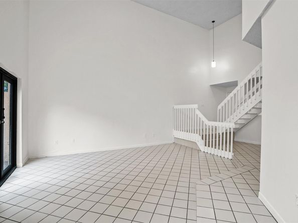 1013 SW 112th Ter 1013, Pembroke Pines FL 33025