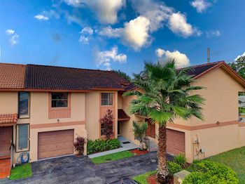 1013 SW 112th Ter