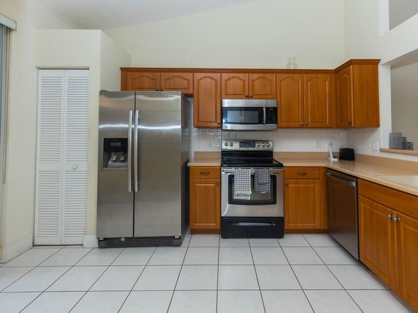 2491 Aragon Blvd 2, Sunrise FL 33322