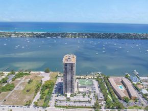 5600 N Flagler Drive 904, West Palm Beach FL 33407