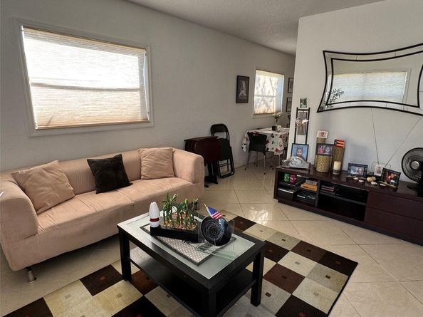 4061 N Dixie Hwy 1, Oakland Park FL 33334