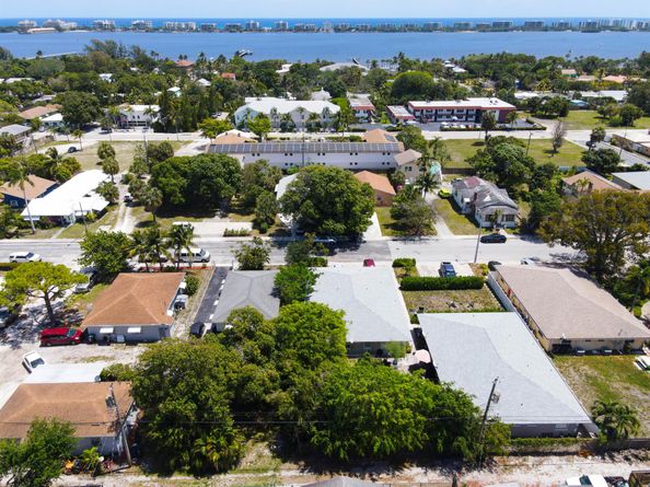 909 S N Street, Lake Worth Beach FL 33460