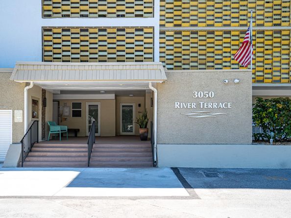 3050 NE 16th Ave 706, Oakland Park FL 33334