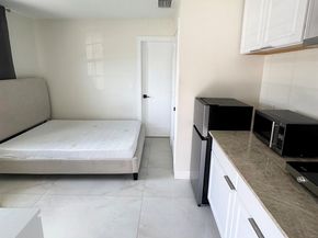 1030 SW 8 Avenue, Deerfield Beach FL 33441