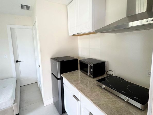 1030 SW 8 Avenue, Deerfield Beach FL 33441