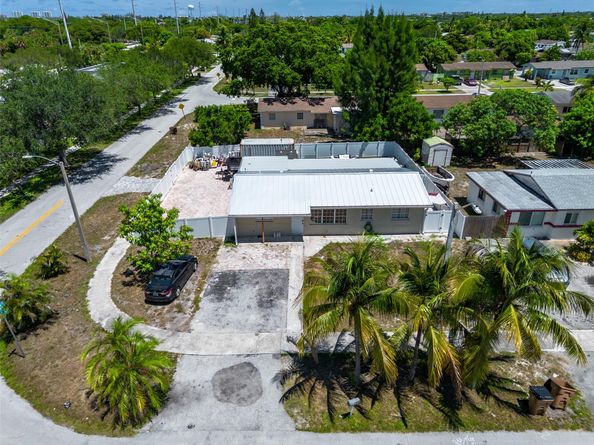 1030 SW 8 Avenue, Deerfield Beach FL 33441