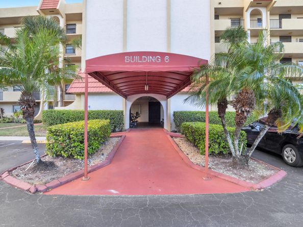 23344 Carolwood Lane 302, Boca Raton FL 33428