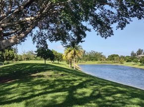 4200 Hillcrest Drive 405, Hollywood FL 33021