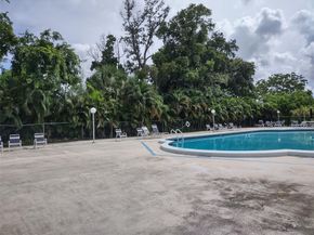 4200 Hillcrest Drive 405, Hollywood FL 33021
