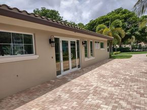 4200 Hillcrest Drive 405, Hollywood FL 33021