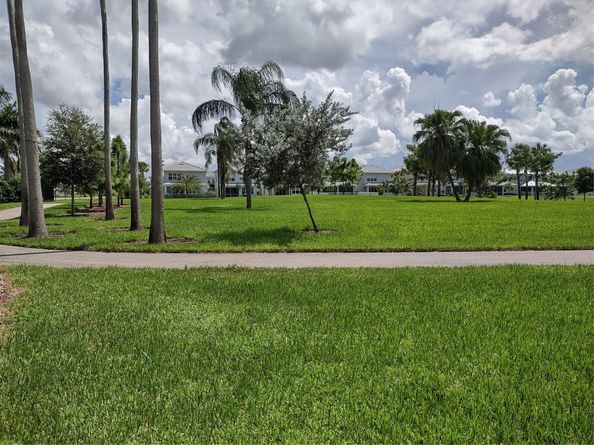 4200 Hillcrest Drive 405, Hollywood FL 33021