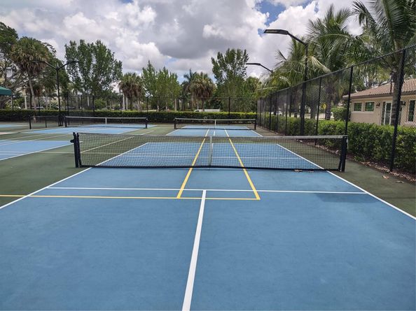 4200 Hillcrest Drive 405, Hollywood FL 33021