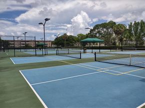 4200 Hillcrest Drive 405, Hollywood FL 33021