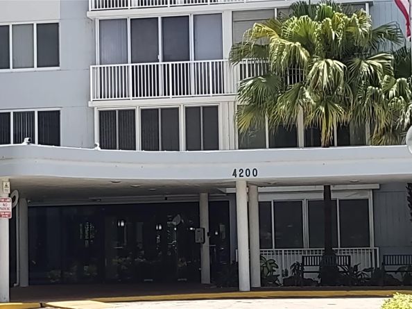4200 Hillcrest Drive 405, Hollywood FL 33021