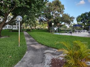 4200 Hillcrest Drive 405, Hollywood FL 33021