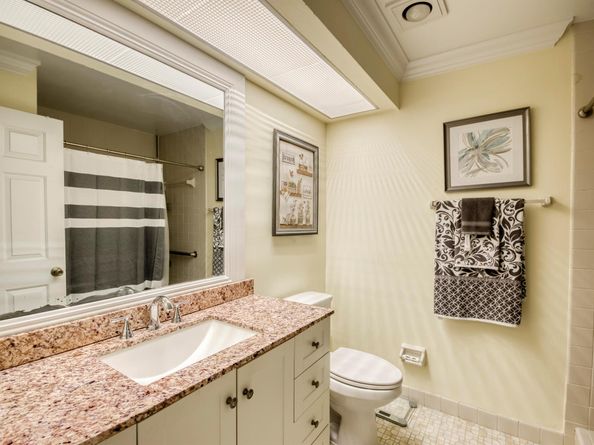 10 Lexington Lane E B, Palm Beach Gardens FL 33418