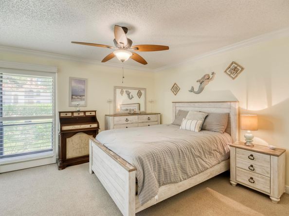10 Lexington Lane E B, Palm Beach Gardens FL 33418