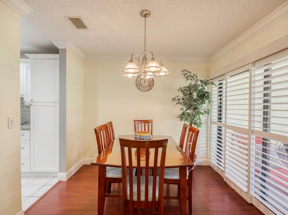 10 Lexington Lane E B, Palm Beach Gardens FL 33418