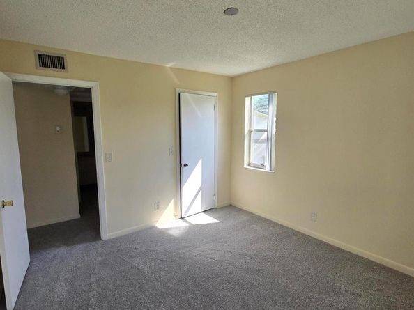 1854 Abbey Road 202, West Palm Beach FL 33415