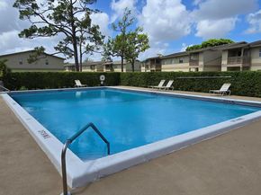 1854 Abbey Road 202, West Palm Beach FL 33415