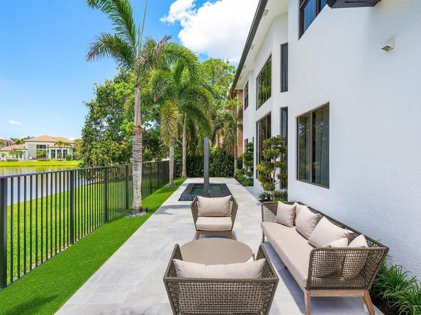 17709 Circle Pond Court, Boca Raton FL 33496