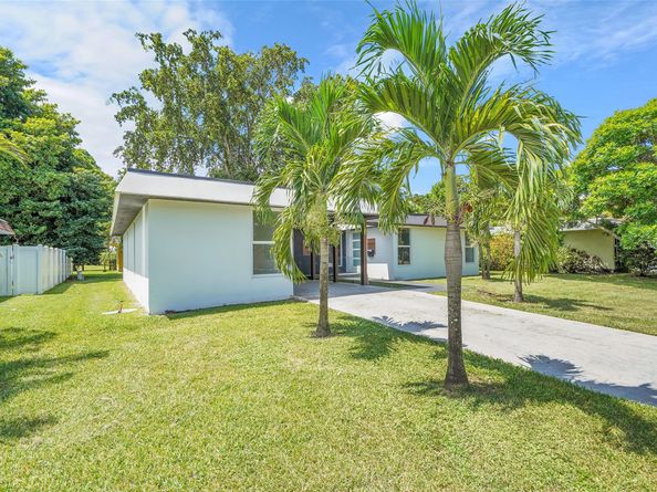 7200 NW 68th St, Tamarac FL 33321