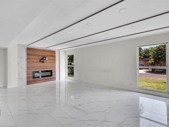 7200 NW 68th St, Tamarac FL 33321