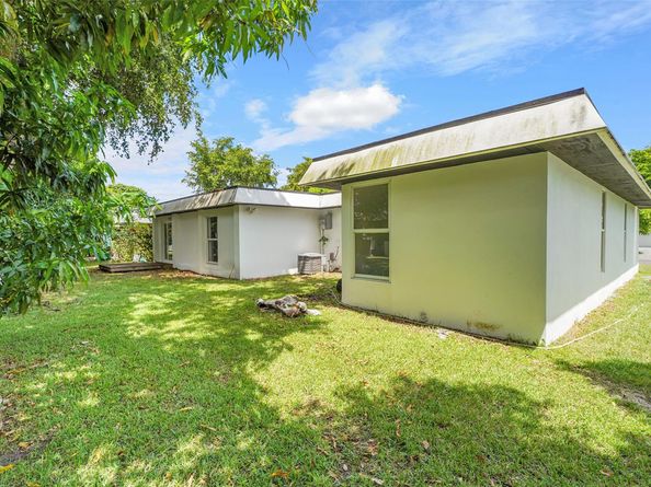 7200 NW 68th St, Tamarac FL 33321