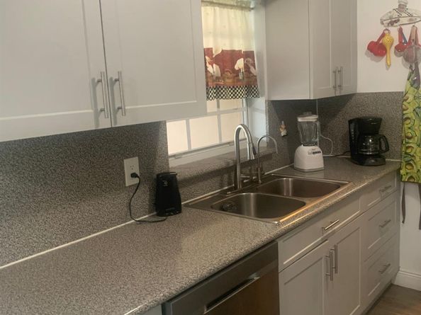 7450 Freedom St, Hollywood FL 33024