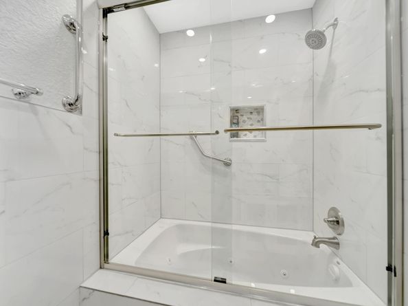 6010 N Golden Beauty Ln, Tamarac FL 33321