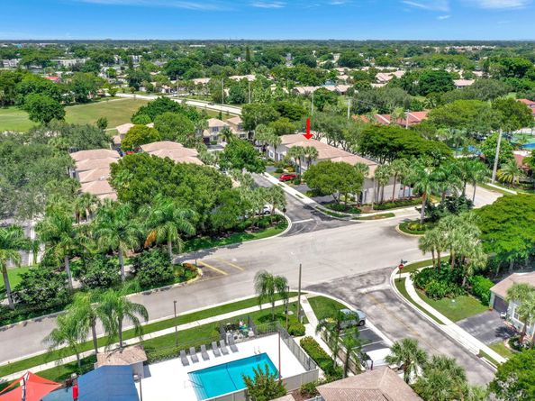 6010 N Golden Beauty Ln, Tamarac FL 33321