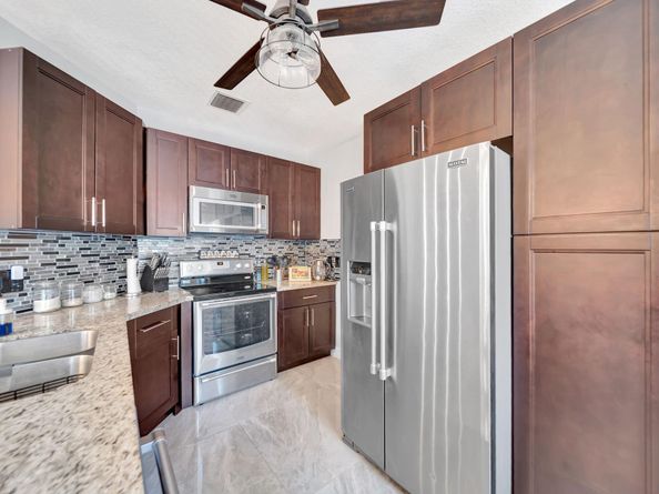 6010 N Golden Beauty Ln, Tamarac FL 33321