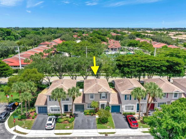 6010 N Golden Beauty Ln, Tamarac FL 33321
