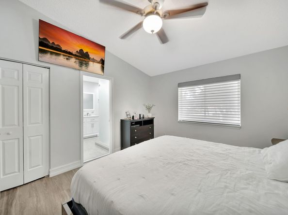 6010 N Golden Beauty Ln, Tamarac FL 33321