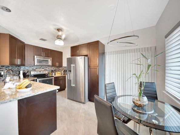 6010 N Golden Beauty Ln, Tamarac FL 33321