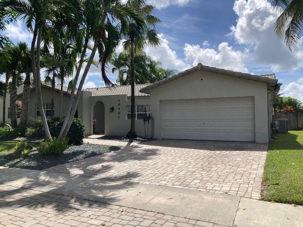 10402 NW 5th Mnr, Plantation FL 33324