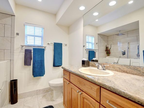 10402 NW 5th Mnr, Plantation FL 33324