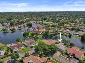 10402 NW 5th Mnr, Plantation FL 33324