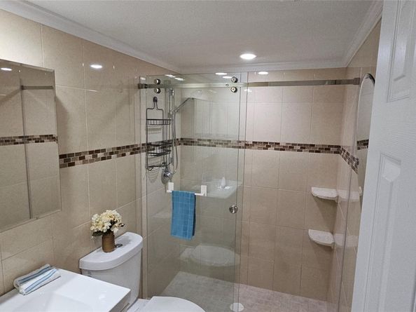 900 Atlantic Shores Blvd 111, Hallandale Beach FL 33009