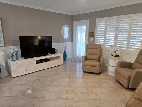 900 Atlantic Shores Blvd 111, Hallandale Beach FL 33009