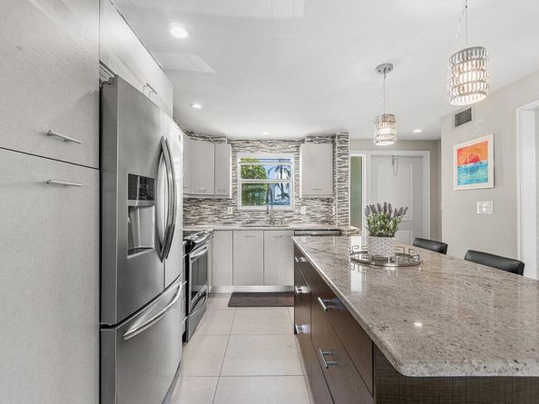 2311 NE 36th Street 1a, Lighthouse Point FL 33064