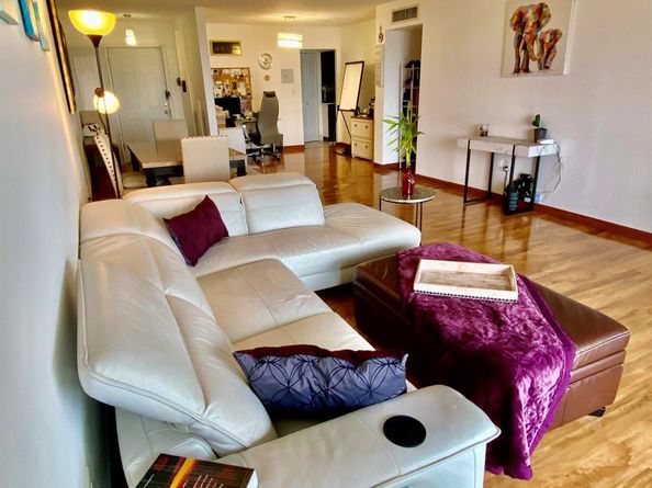 1750 NE 191st Street 600, Miami FL 33179