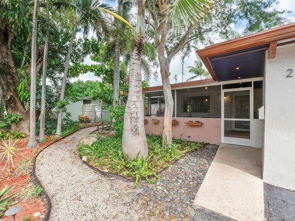 221 NE 57th St, Oakland Park FL 33334