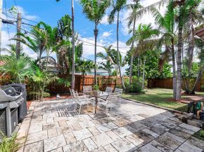221 NE 57th St, Oakland Park FL 33334