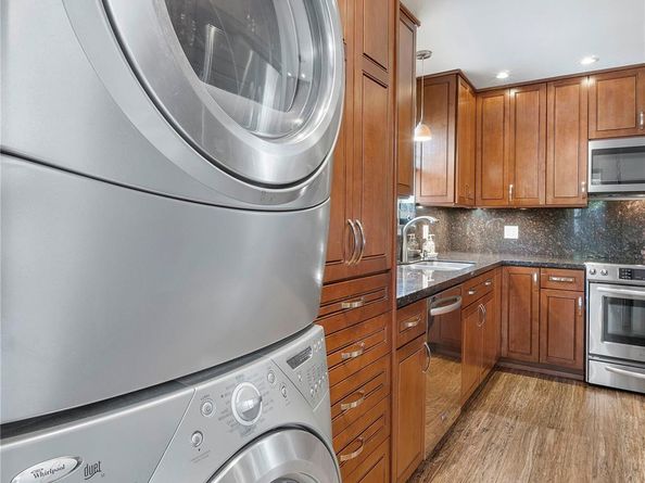 221 NE 57th St, Oakland Park FL 33334
