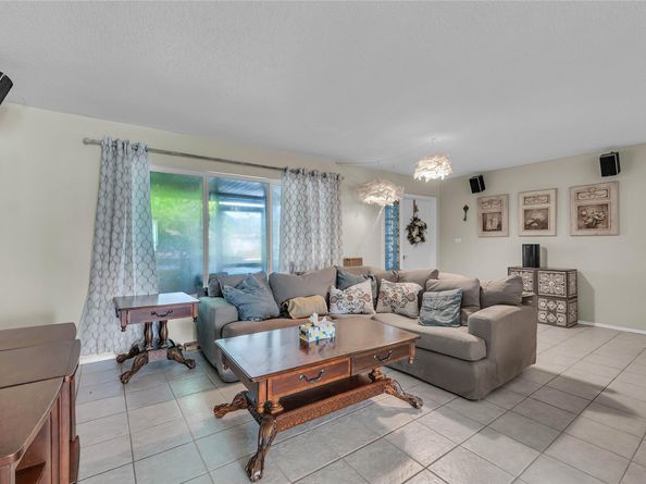 6202 NW 70th Ave, Tamarac FL 33321