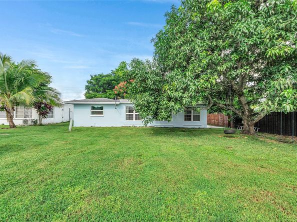 6202 NW 70th Ave, Tamarac FL 33321