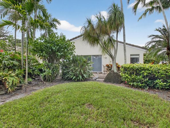 20432 Woodbridge Lane, Boca Raton FL 33434