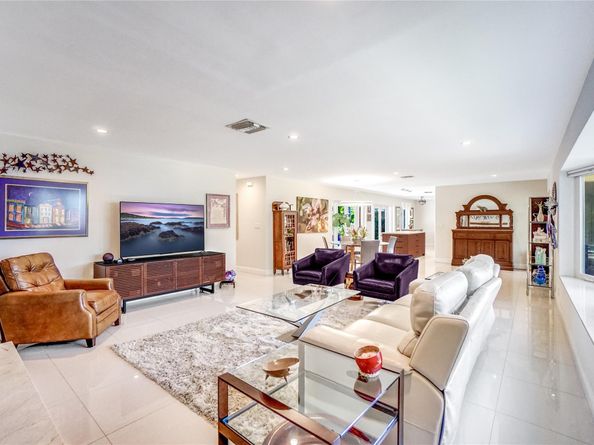 5930 NE 15th Ave, Fort Lauderdale FL 33334